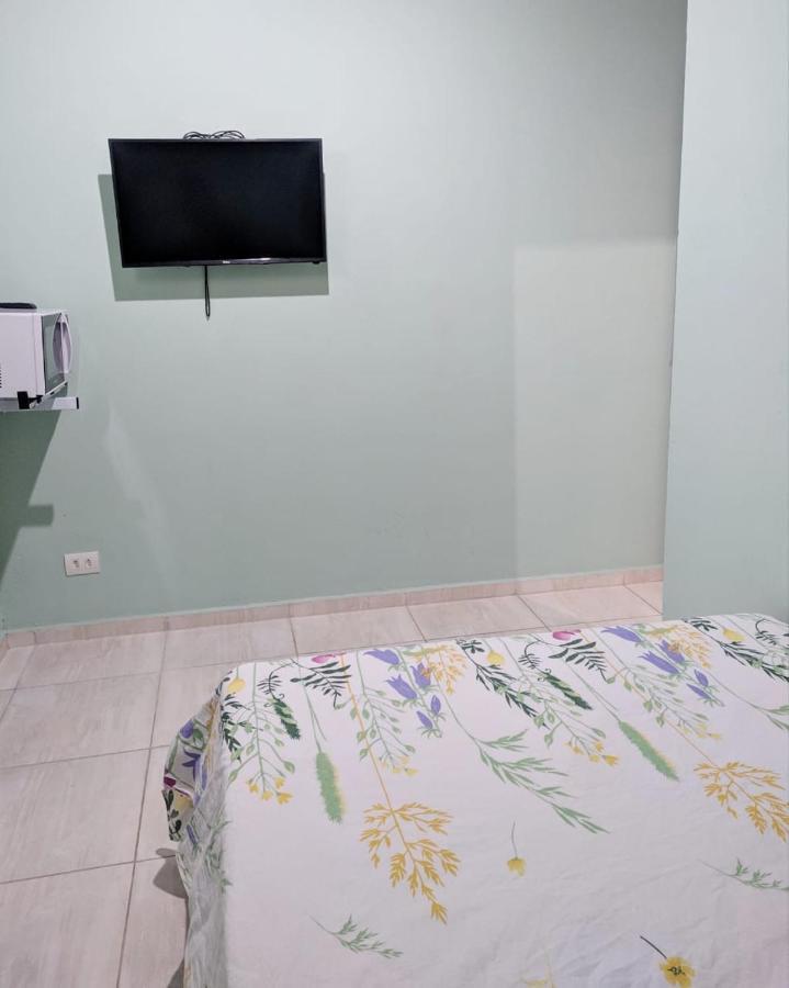 Bed and breakfast Flores Da Praia - Suítes